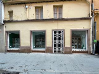 Casa  Carrer de la rutlla. Edifici zona peatonal...