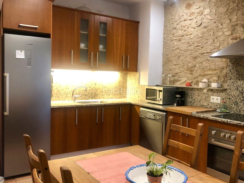 Foto b3ce1b56-c812-4c9b-8c6f-f874a09d969f. Duplex con riscaldamento in Eixample Sant Feliu de Guíxols