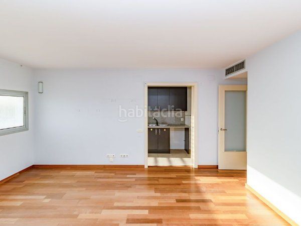 Foto 6a68bab5-9348-4612-a929-ef644fa65214. Pis amb calefacció aparcament piscina a Besòs - Maresme Barcelona