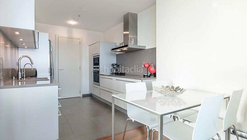 Foto c79d593b-35d8-45d1-9854-82f5ce029b56. Alquiler piso primera linea mar , terraza+ vista )) en Barcelona