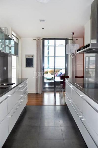 Foto 07727417-1eec-44ca-b9ff-634a98b99fee. Rent penthouse with heating parking pool in Diagonal Mar i el Front Marítim del Poblenou Barcelona