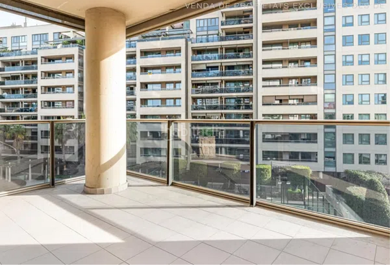Foto 01342de6-f8f5-4440-9e8f-9983a93e1376. Piso con balcon de 25m2 , con piscina y vigilancia )) en Barcelona