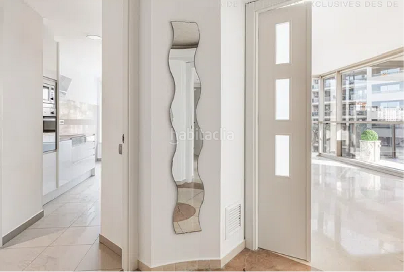 Foto c33ea672-bc91-401b-8423-43761b9e3161. Piso con balcon de 25m2 , con piscina y vigilancia )) en Barcelona