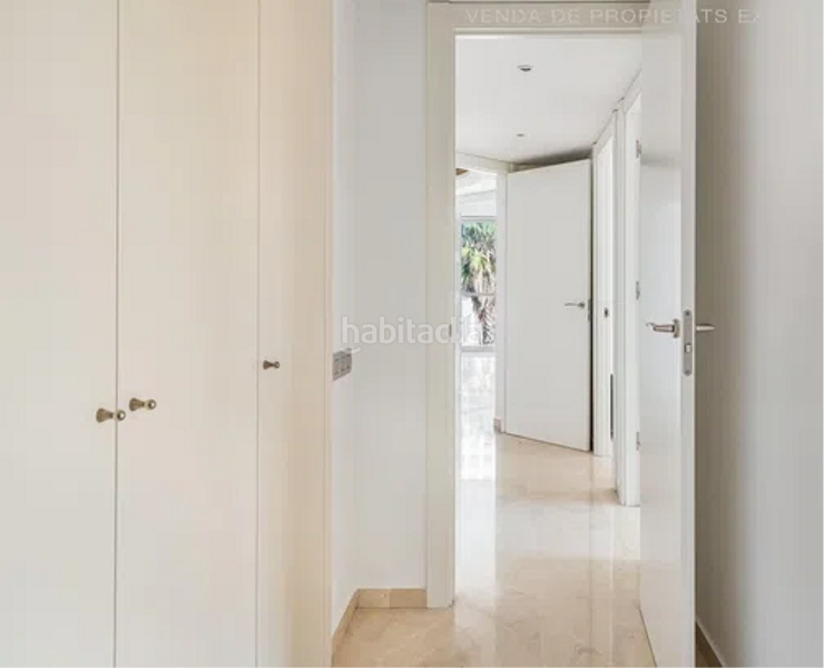 Foto db33b024-1538-42fd-8337-2e0596aae3b7. Piso con balcon de 25m2 , con piscina y vigilancia )) en Barcelona