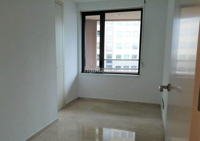 Foto de76c34c-55f4-4d89-9793-0f7e54c57a62. Piso con balcon de 25m2 , con piscina y vigilancia )) en Barcelona