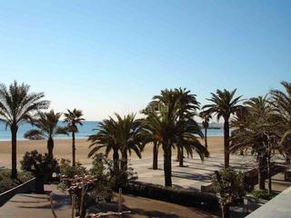 Ground floor  Passeig del taulat. Diagonal mar, terraza 30m2, parking .