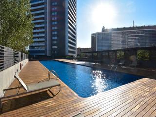 Piso  Carrer de llull. Muy alto con balcon grande y vistas !