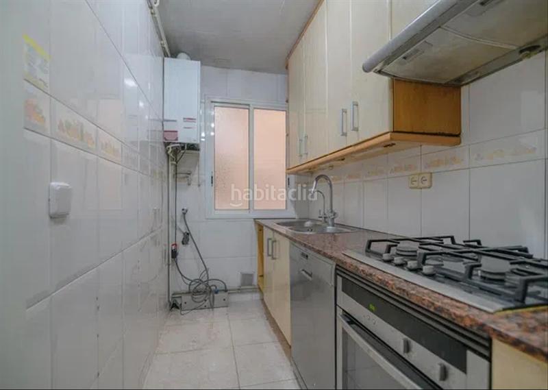 Foto 343129c9-89c8-49e4-98db-3ed47616913f. Piso alto, tranquilo y soleado, 70m2,3 hab, en Sant Antoni Barcelona