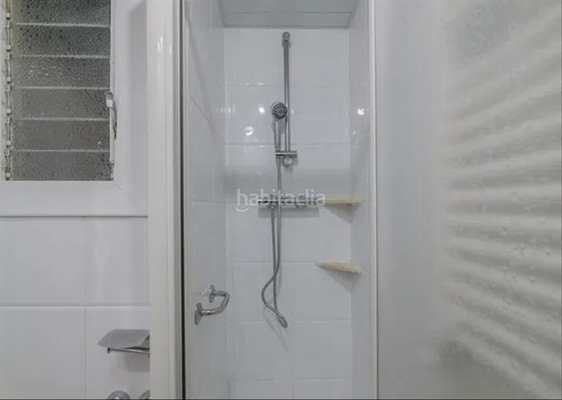 Foto c62190c5-313d-4fcf-9707-4715b04bacd5. Piso alto, tranquilo y soleado, 70m2,3 hab, en Sant Antoni Barcelona