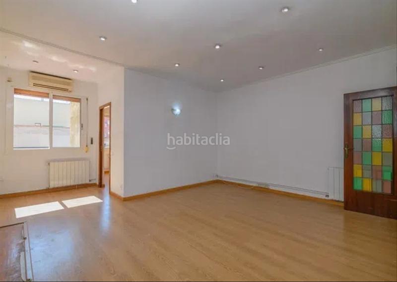 Foto f45ed892-f85c-49e0-8135-a65734db53ab. Piso alto, tranquilo y soleado, 70m2,3 hab, en Sant Antoni Barcelona