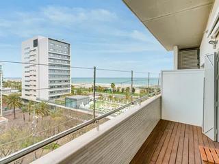 Rent Flat  Carrer de bac de roda. Muy alto, amueblado , terraza con vistas al mar !