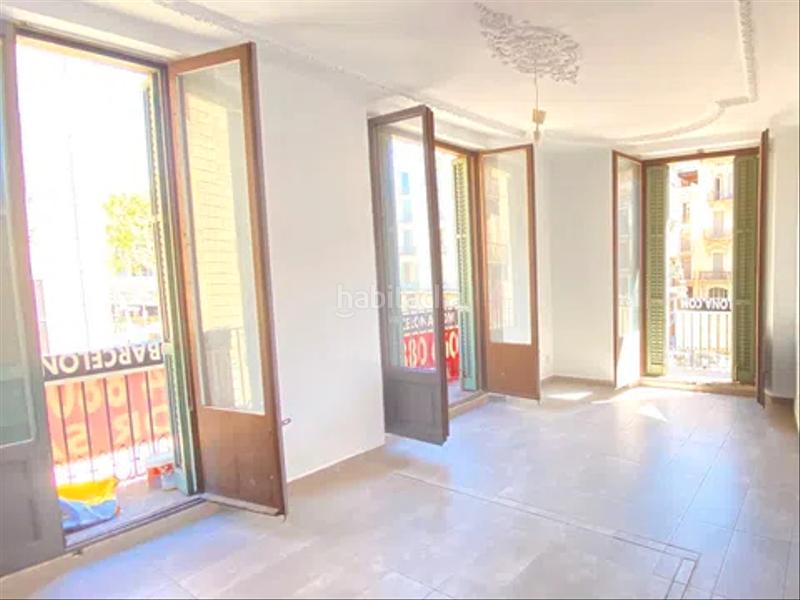 Foto 0495110f-6e9f-48fa-a14e-c4595f0c4ce7. Piso duplex exclusivo de 147 m2 , esquinero en la rambla ! en Barcelona