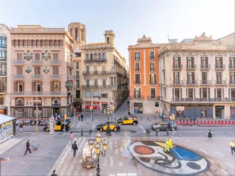 Foto 0cb1a9b7-7872-4efb-b1ed-099e439afe6e. Piso duplex exclusivo de 147 m2 , esquinero en la rambla ! en Barcelona