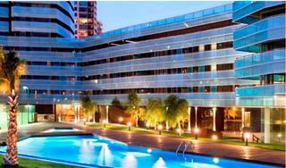 Location Attique  Passeig de garcia fària. Terraza con piscina y vistas al mar !
