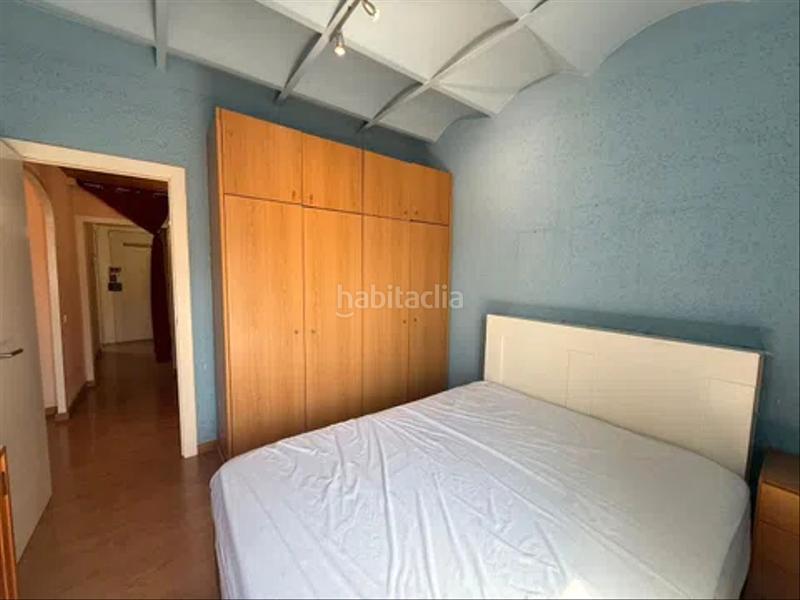 Foto 175fb8f9-f0e6-4fc2-be0d-fa57181d3168. Piso muy alto, con balcon , tranquilo y soleado . en Barcelona