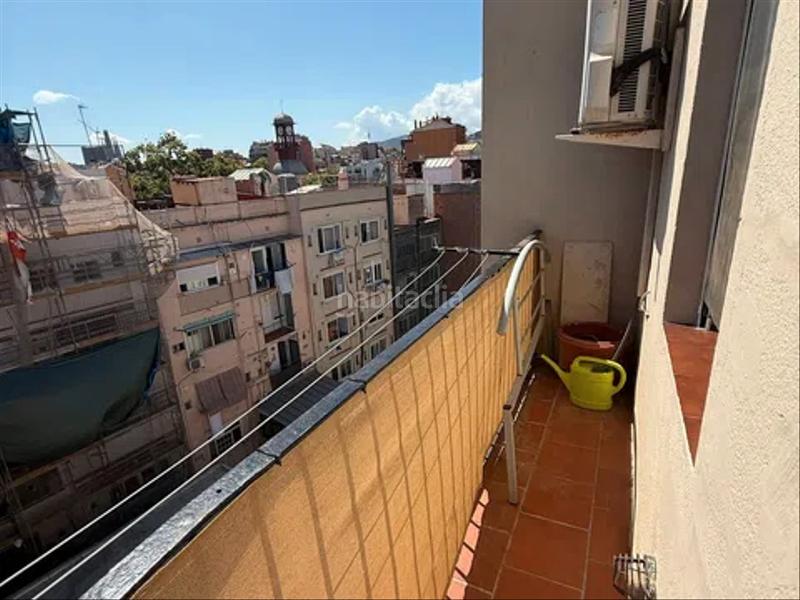 Foto 923b6c5d-2e97-42df-903c-378b57ce95f3. Piso muy alto, con balcon , tranquilo y soleado . en Barcelona