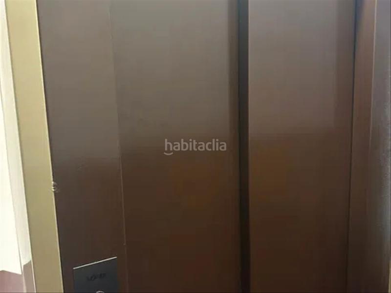 Foto 98300fee-6c33-4d6e-b2c6-01f5ffd249be. Piso muy alto, con balcon , tranquilo y soleado . en Barcelona