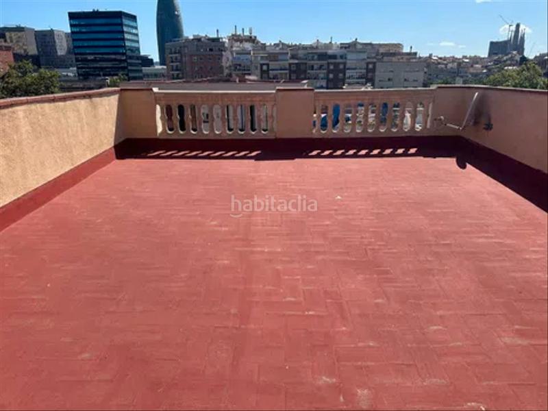 Foto ed660397-0321-417c-9a11-825d64cac68c. Piso muy alto, con balcon , tranquilo y soleado . en Barcelona
