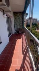 Lloguer Pis  Carrer de déu i mata. Alto con balcon, reformado y amueblado !
