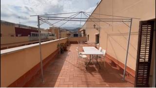 Penthouse  Carrer de la vall d'ordesa. Totalmente exterior con terraza 50m2 y vistas ,