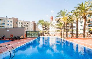 Pis  Carrer de la selva de mar. Muy alto, con terraza grande y vista mar !