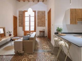 Appartement  Carrer de la portaferrissa. Reformado, con terraza, muy tranquilo,