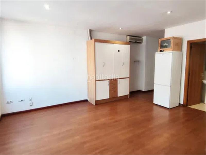 Foto 8009bbc6-65c1-40e3-9813-7cfa4aded195. Alquiler estudio oficina de uso distinto a vivienda ! ideal para autonomos . en Barcelona