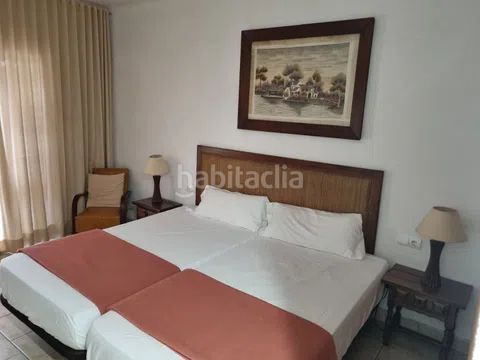 Foto e1b36b96-2958-40d0-8c6c-ce0bf78c41c5. Edifici a Centre Palamós
