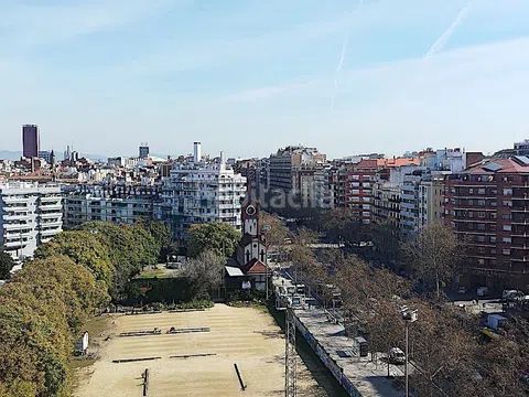 Foto 771ba37b-f797-4bef-8960-fe6f0d589454. Àtic amb calefacció a La Bordeta Barcelona