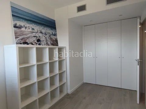 Foto a17eb3c7-c947-4e55-8d07-a9dc5649b7f8. Àtic amb calefacció a La Bordeta Barcelona