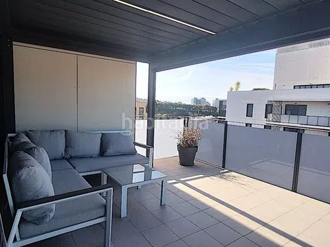 Foto b6d668f8-3008-4c7b-a603-a329dd2fb0d4. Àtic amb calefacció a La Bordeta Barcelona