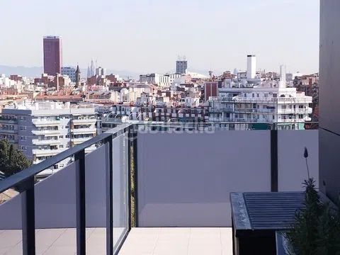 Foto d162b038-52e2-4963-a5bf-7ef3cd66a096. Àtic amb calefacció a La Bordeta Barcelona