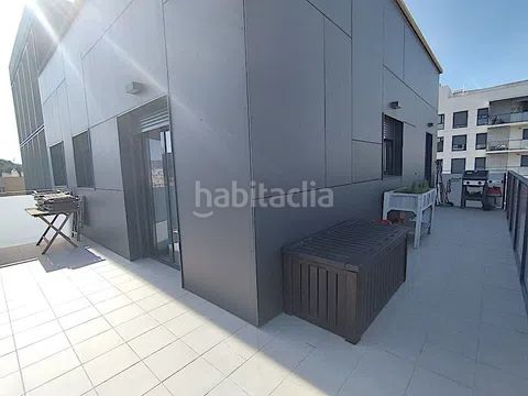 Foto f7489f61-6263-4e3e-83b0-b538d885e811. Àtic amb calefacció a La Bordeta Barcelona