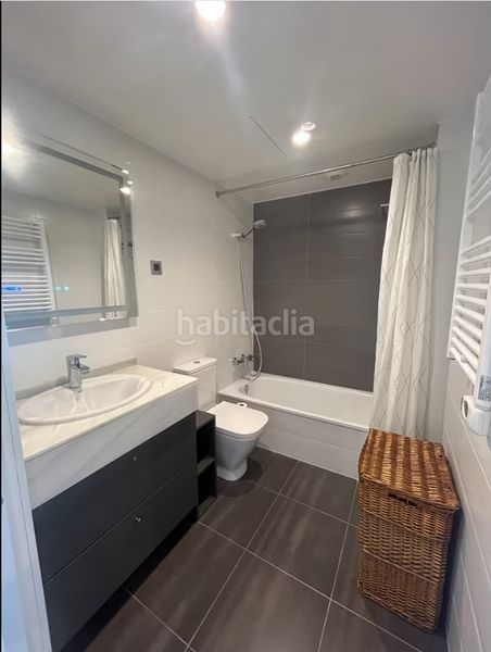 Foto fd324911-e844-48fe-9b12-3812342e1116. Àtic amb calefacció a La Bordeta Barcelona