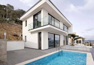 Casa  Carrer de les orenetes. Villa de 280m2 con terrzas y vistas espectaculares !