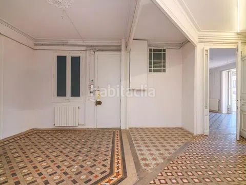Foto 1d48f640-2f8e-4741-a855-68cbb6769222. Pis amb calefacció a Dreta de l´Eixample Barcelona