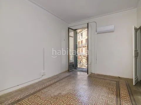 Foto bc98431f-dbb5-40da-8a53-c2dff0a94fb8. Pis amb calefacció a Dreta de l´Eixample Barcelona
