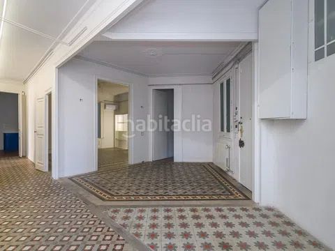 Foto c155c168-a7df-47f2-9689-9174b3411737. Pis amb calefacció a Dreta de l´Eixample Barcelona