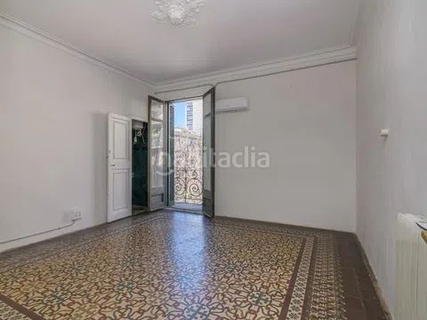Foto dd2a4eea-5c4d-4de9-9eb2-4b4abcc2774c. Pis amb calefacció a Dreta de l´Eixample Barcelona