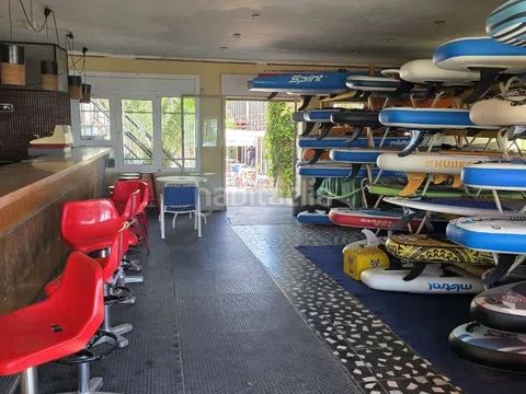 Foto 12b1eee1-860b-48e8-b183-d7386d32c8c9. Edifici a Centre Badalona