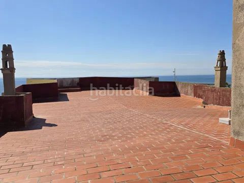 Foto 20401c51-85f7-453e-9ba7-0e75457d7d70. Edifici a Centre Badalona