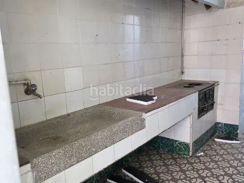 Foto 6a90d936-a956-4a54-a0b4-335d83301078. Edifici a Centre Badalona