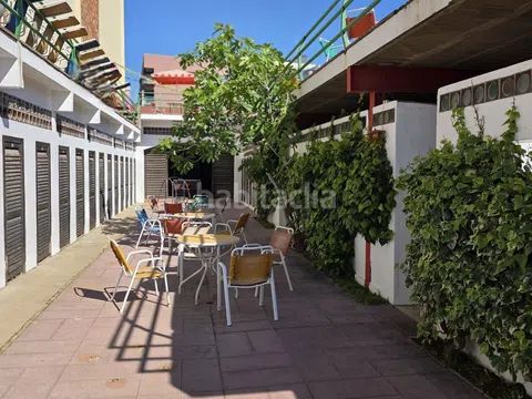 Foto 6ac520e3-8b92-4965-93ea-8fa93f82a5cd. Edifici a Centre Badalona