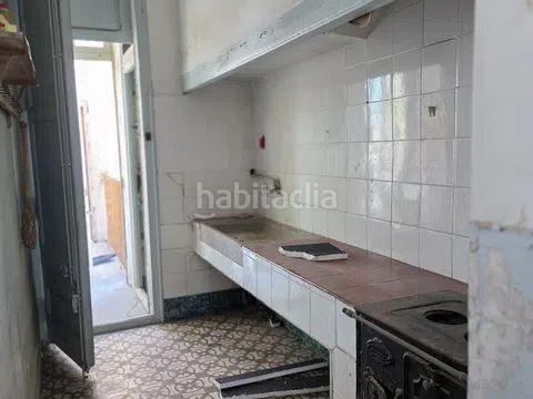 Foto 6bc10986-c2c7-417c-b824-ad576b3d6c31. Edifici a Centre Badalona