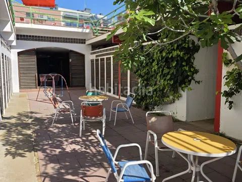 Foto 6bf9e6e9-dd3d-4e6b-bc70-f821dfe6c801. Edifici a Centre Badalona