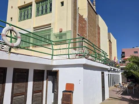 Foto 75ddf954-7d61-4f36-bdc6-33476e10a9d6. Edifici a Centre Badalona