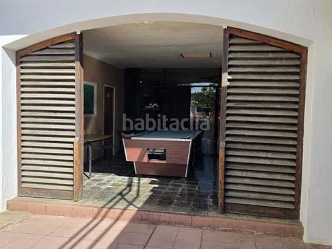 Foto 76c3918d-8e73-4758-a03c-181b9942faa1. Edifici a Centre Badalona