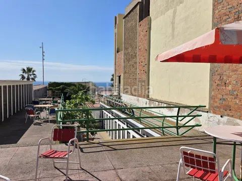 Foto 87e0ea83-5b91-4c23-ae64-75eb52f85de4. Edifici a Centre Badalona