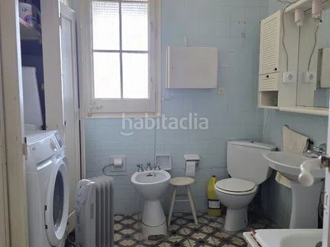 Foto 8bffb4bb-9da0-4b98-b361-4b2a6b667d1d. Edifici a Centre Badalona