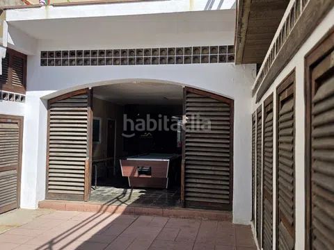 Foto c65751f1-6b69-4d3b-8d46-8fe76254890f. Edifici a Centre Badalona